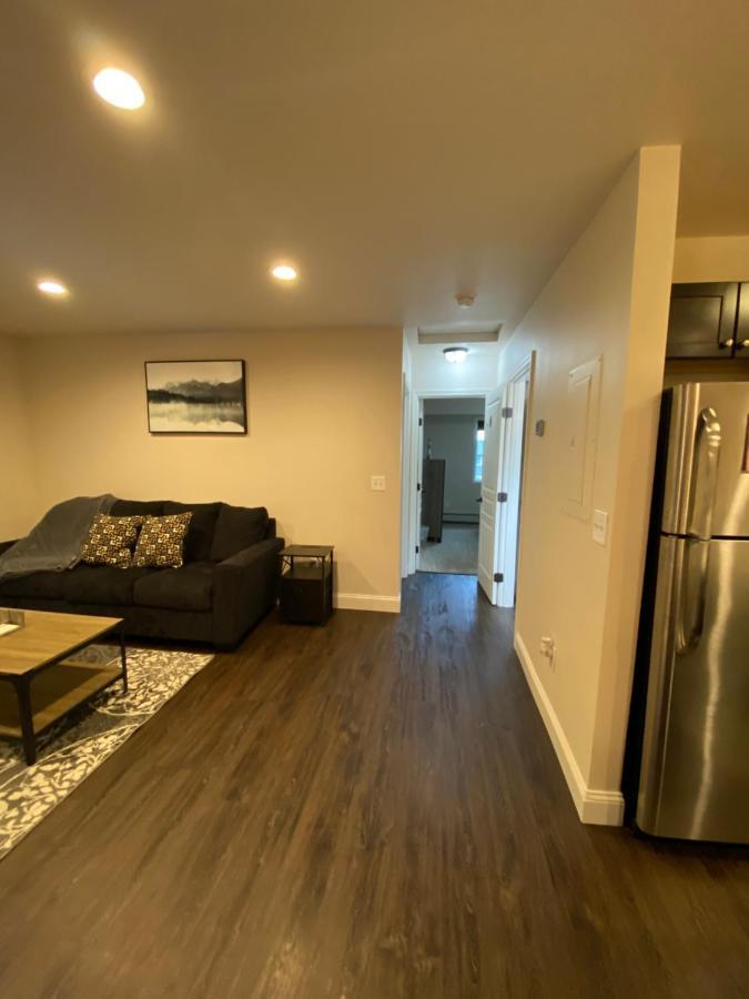 Beautiful 2 Bedroom 1 Bath Apartment With Private Garage Anchorage Buitenkant foto