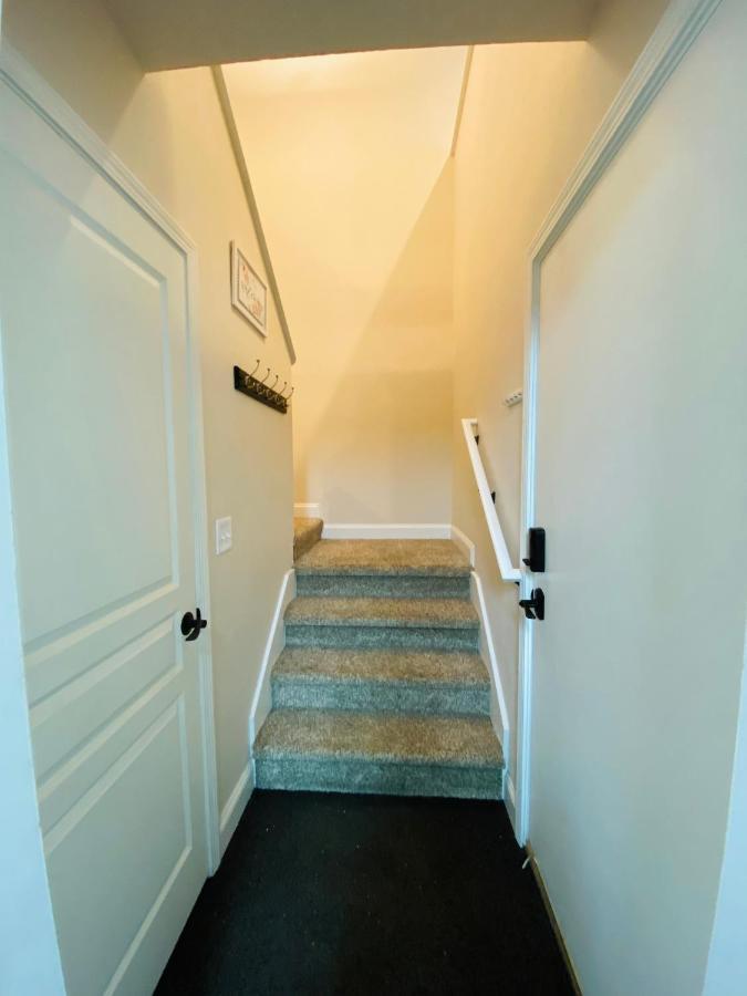Beautiful 2 Bedroom 1 Bath Apartment With Private Garage Anchorage Buitenkant foto