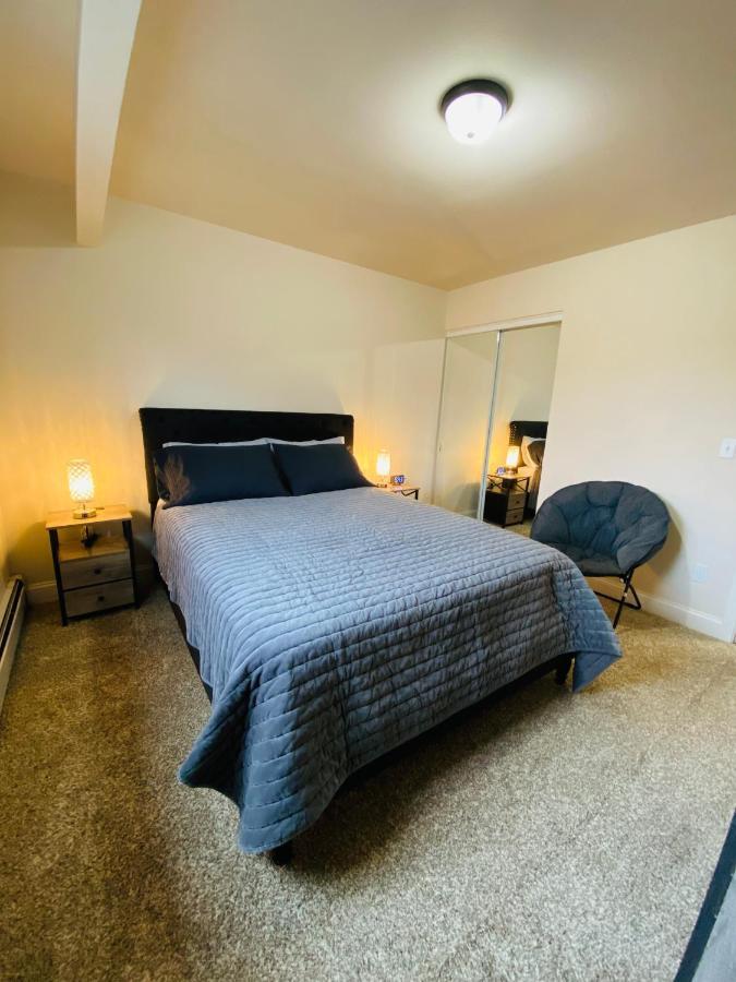 Beautiful 2 Bedroom 1 Bath Apartment With Private Garage Anchorage Buitenkant foto